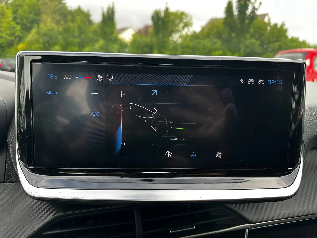 Peugeot 208 PureTech 75 Active "Sicher! Viele Assistenten" — معرض صور السيارة 24