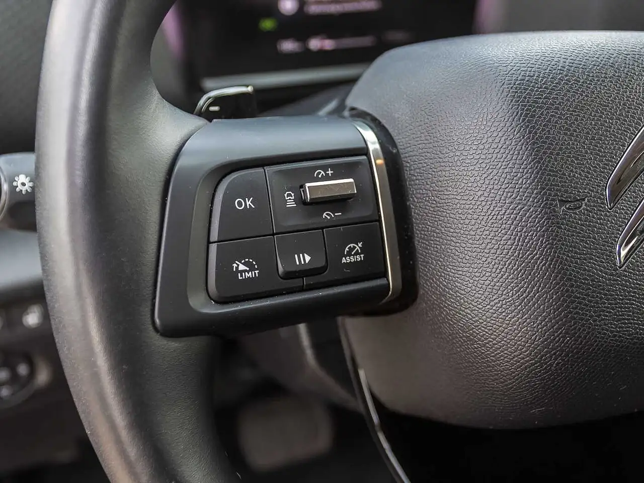 Citroen C4 PureTech 130 EAT8 MAX Techno-Paket — Vehicle gallery 9