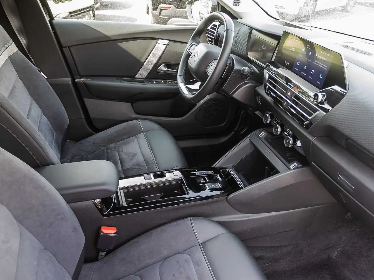 Citroen C4 PureTech 130 EAT8 MAX Techno-Paket — Vehicle gallery 19