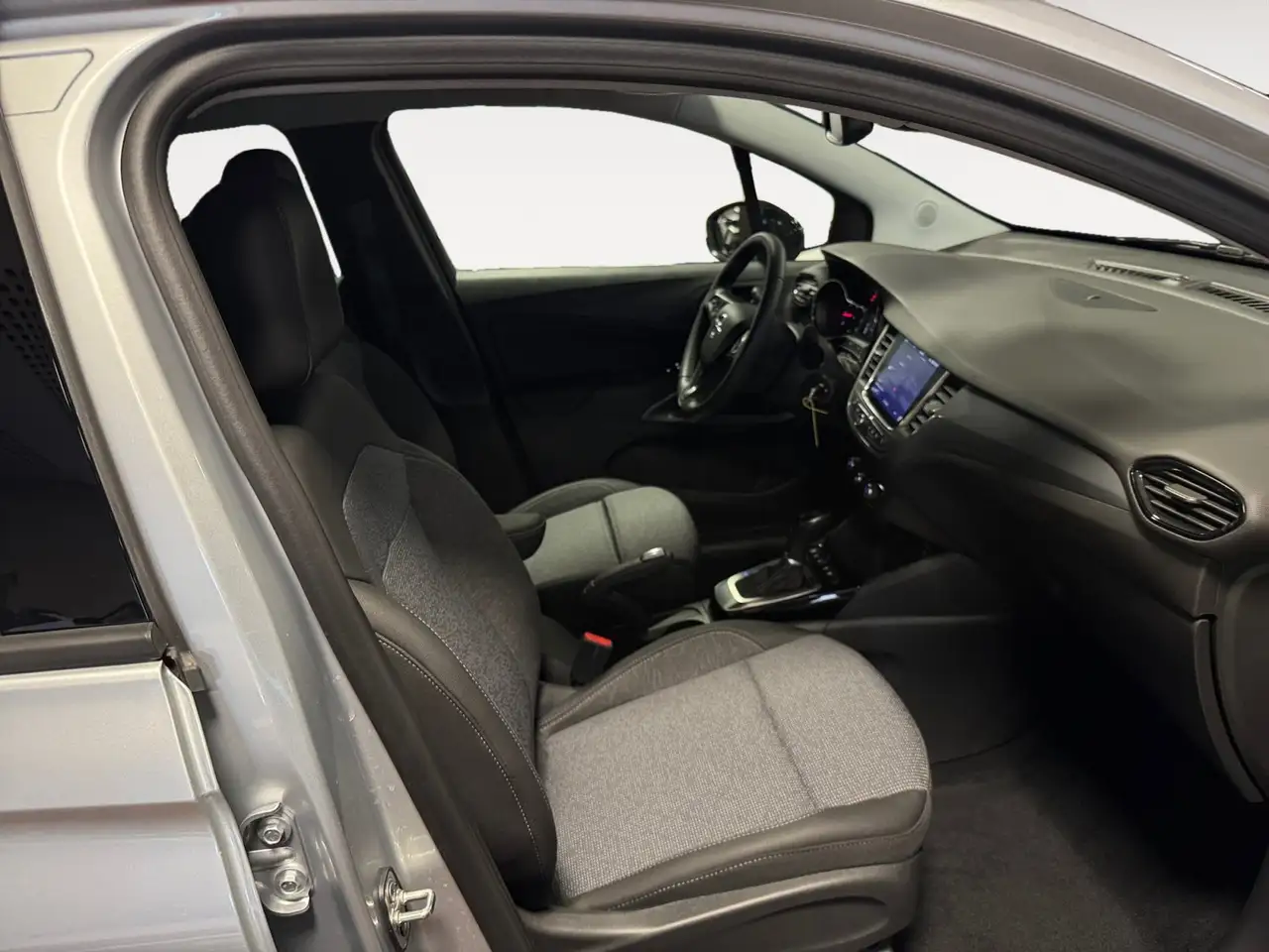 Opel Crossland 1.2 Elegance Paket Navi, Automatik — Vehicle gallery 16