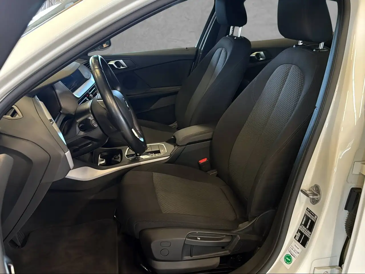 BMW 118 i 5-Türer Advantage — Vehicle gallery 14