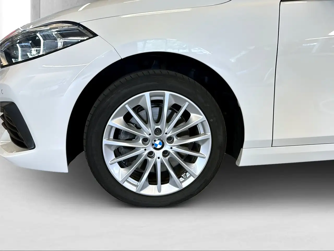 BMW 118 i 5-Türer Advantage — Vehicle gallery 11