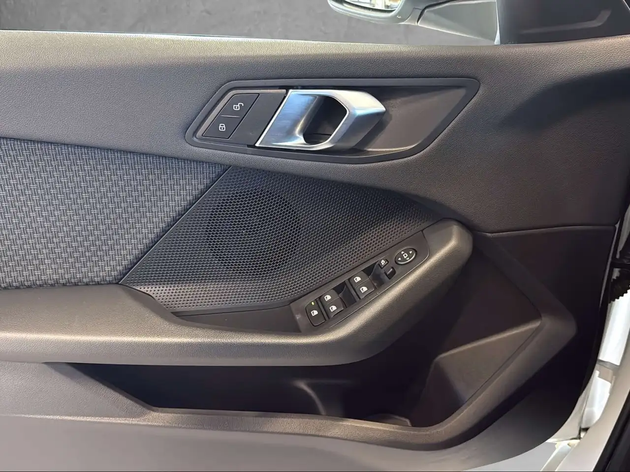 BMW 118 i 5-Türer Advantage — Vehicle gallery 21