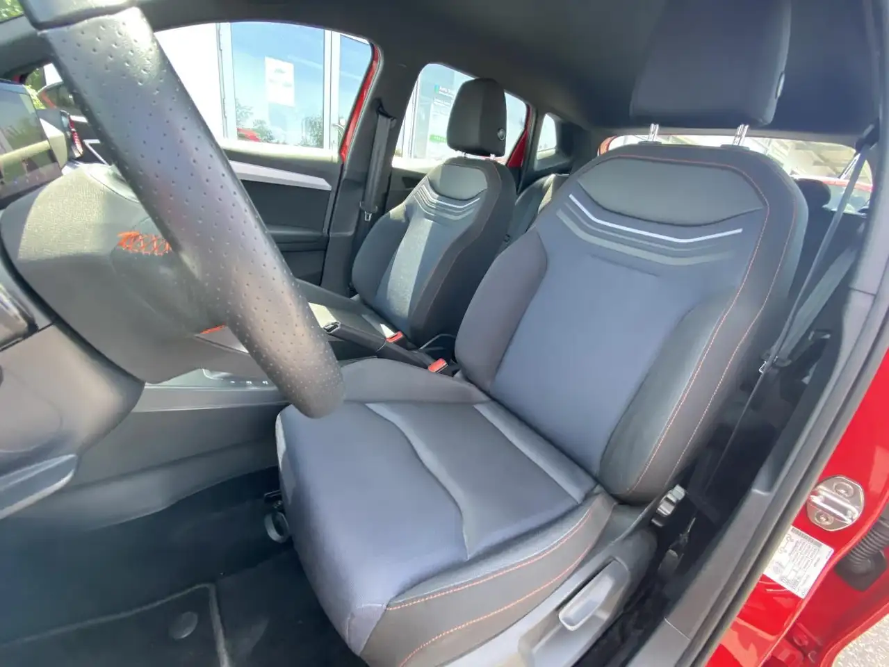 SEAT Ibiza 1.0 TSI FR VIRTUAL-COCKPIT+NAVI-PRO+LED+F — Galería del vehículo 10