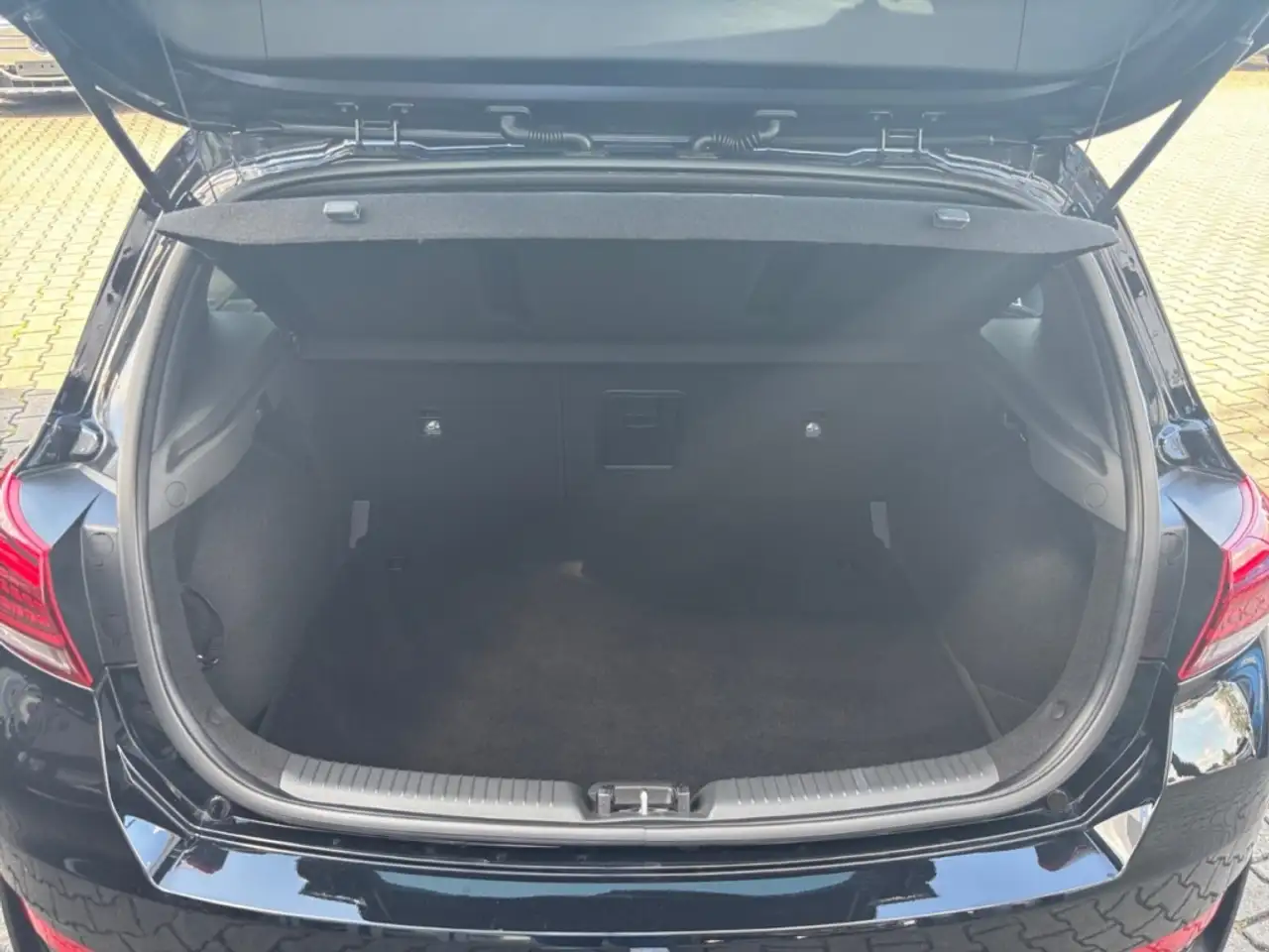Hyundai i30 N Line 1.5 T-GDI 48V *Navi*LED*ACC*Apple CarPlay*A — Vehicle gallery 12