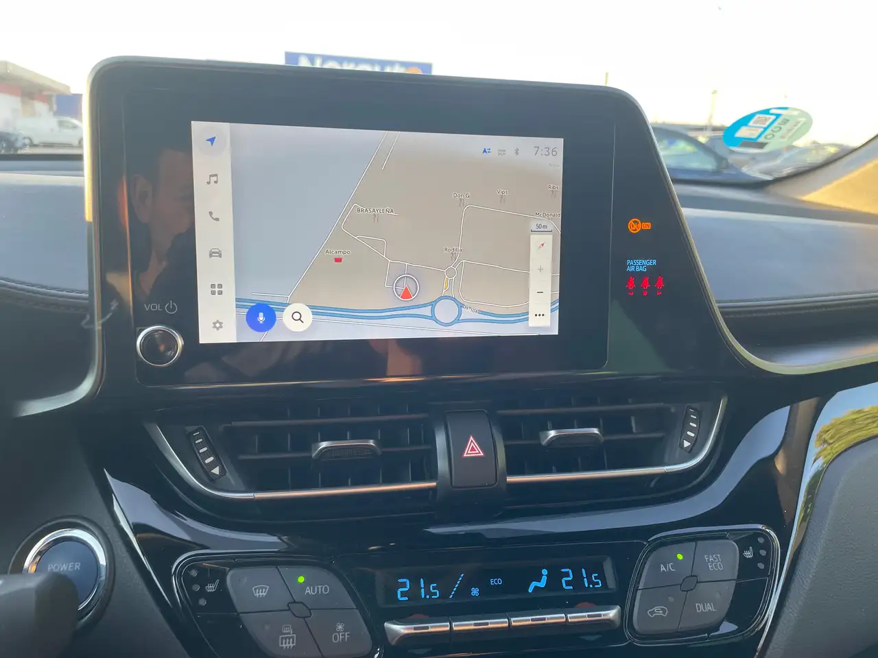 Toyota C-HR C-HR 180H Advance Advance — Vehicle gallery 7