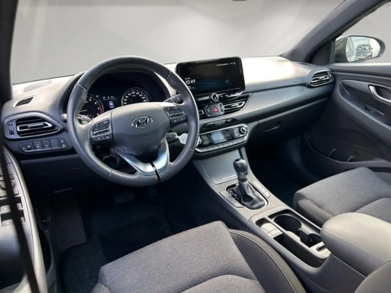 Hyundai i30 Connect & Go Autom Allwetter Navi LED Apple CarPla — Galería del vehículo 11