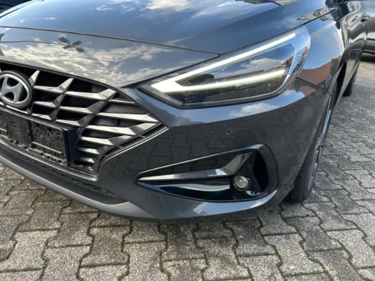 Hyundai i30 Connect & Go Autom Allwetter Navi LED Apple CarPla — Galería del vehículo 6