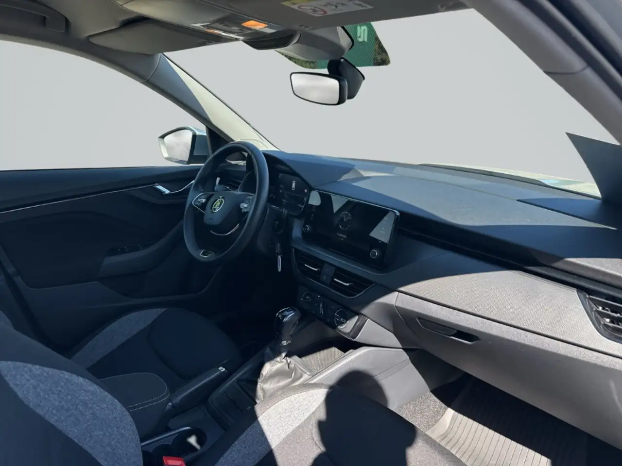 Skoda Kamiq Essence 1.0 TSI Digitales Cockpit LED Apple CarPla — Vehicle gallery 10