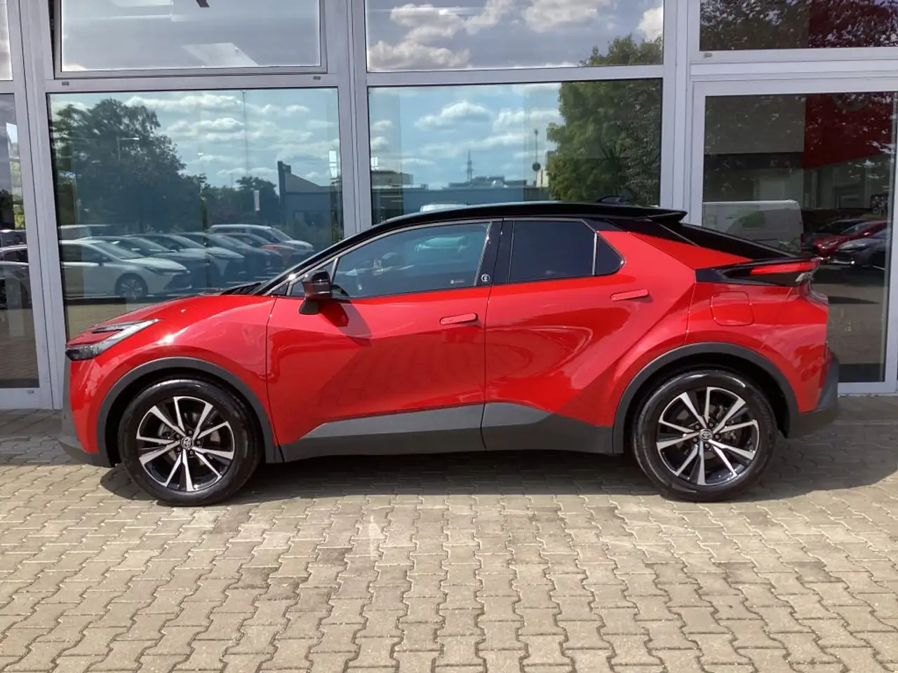 Toyota C-HR 1.8 Hybrid Team Deutschland — معرض صور السيارة 3