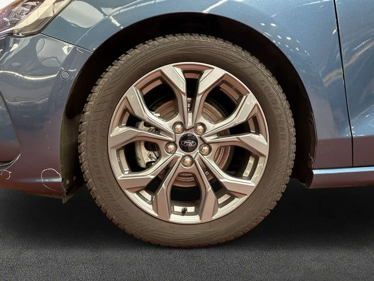 Ford Focus Turnier 1.0 EcoBoost Hybrid ST-LINE X — معرض صور السيارة 7