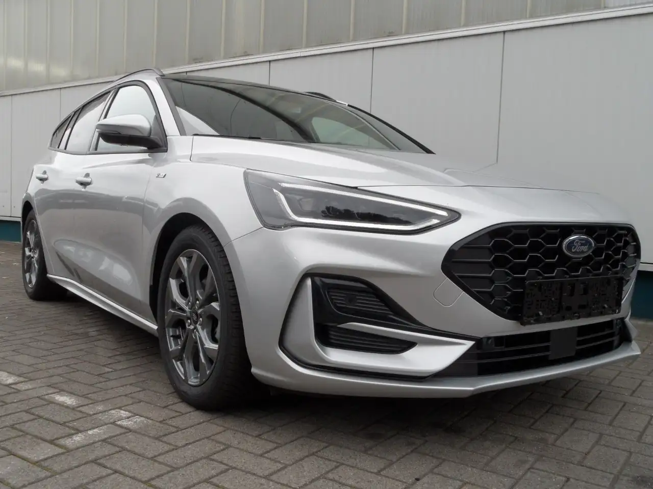 Ford Focus Turnier ST-Line X+Cam+Panoramadach+AHK+AT — معرض صور السيارة 5