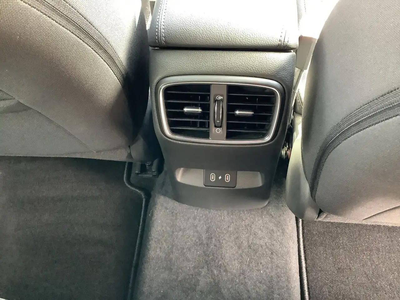 Hyundai i30 8-fach bereift|RFK|SHZ|LHZ|Navi|PDC vorne — Vehicle gallery 21