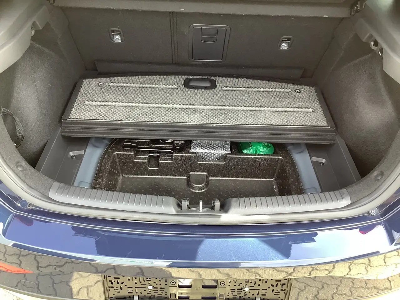 Hyundai i30 8-fach bereift|RFK|SHZ|LHZ|Navi|PDC vorne — Vehicle gallery 23