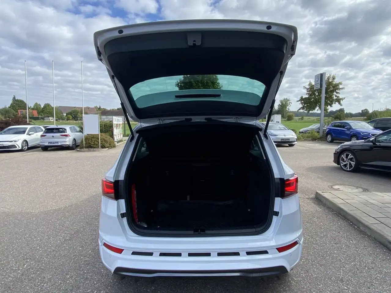 CUPRA Ateca 2.0 TSI DSG 4-DRIVE FULL-LINK+VIRTUAL-COCK — Vehicle gallery 16