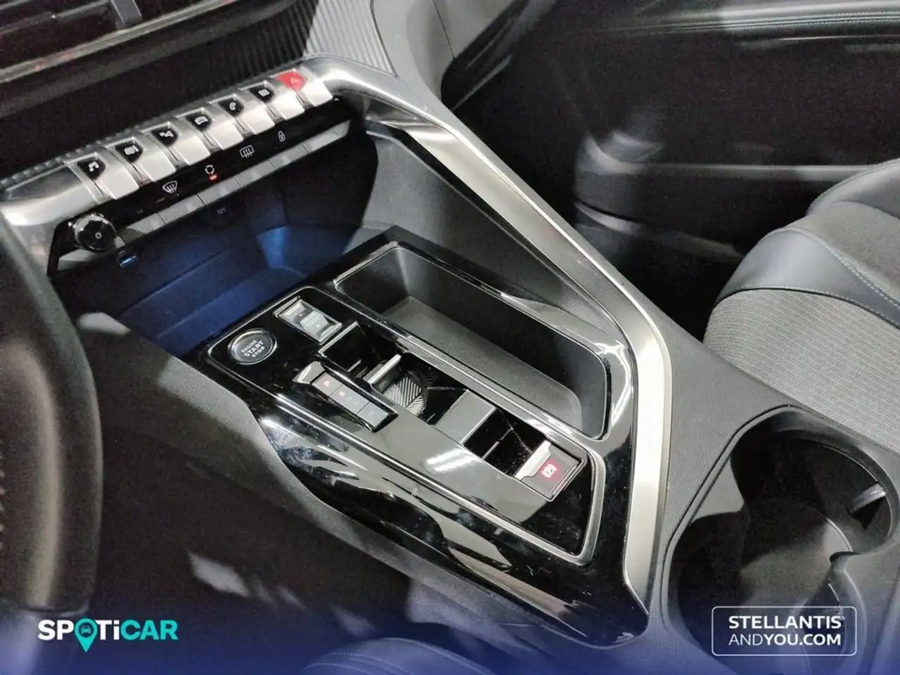 Peugeot 5008 1.2 PureTech S&S Allure 7 pl. 130 — Galerie du véhicule 16
