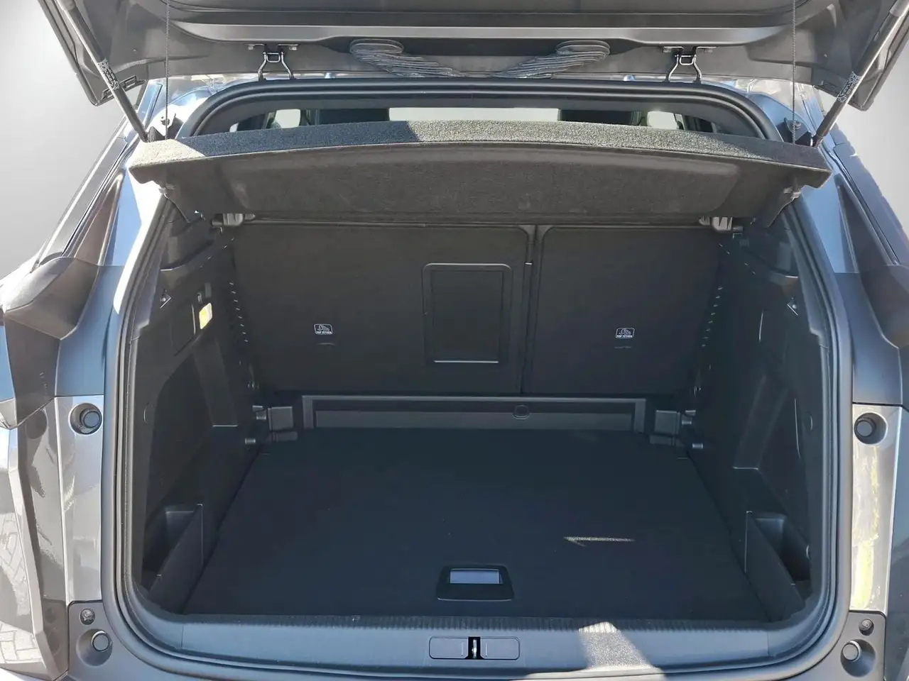 Peugeot 3008 Allure Purtech 130 Kamera Navi SHZ — Galerie du véhicule 5