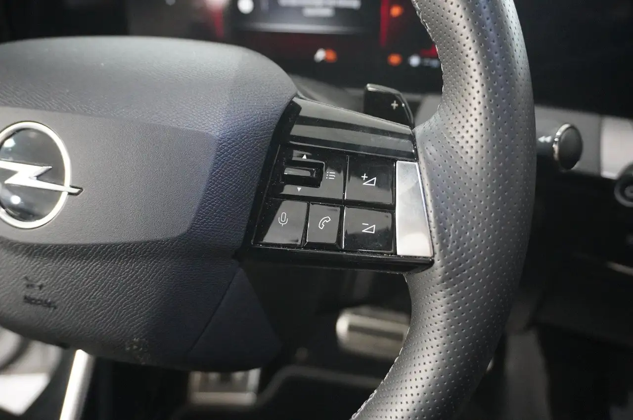 Opel Astra L Lim. 1.6 HYBRID GS SPORT NAVI/360°/SPORT — Vehicle gallery 22