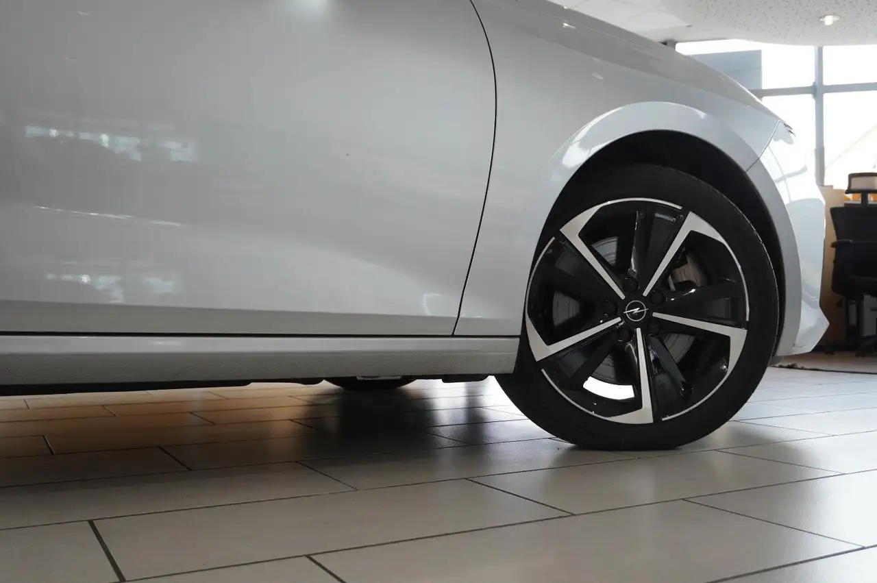 Opel Astra L Lim. 1.6 HYBRID GS SPORT NAVI/360°/SPORT — Vehicle gallery 7