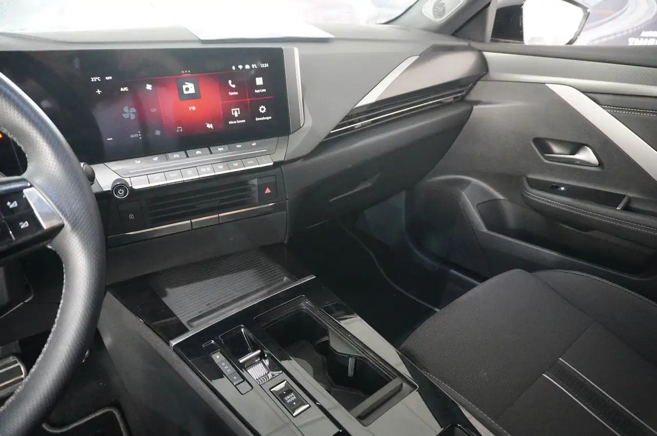 Opel Astra L Lim. 1.6 HYBRID GS SPORT NAVI/360°/SPORT — Vehicle gallery 28