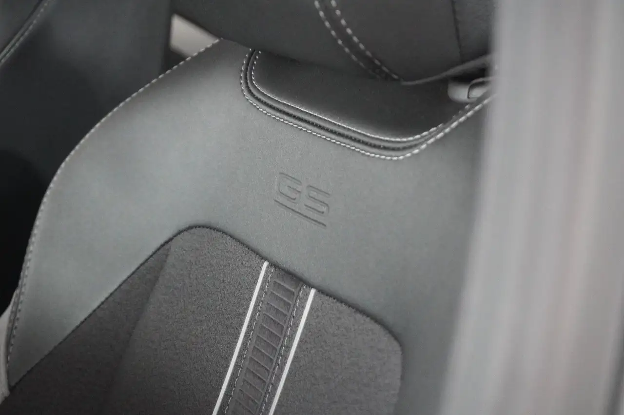 Opel Astra L Lim. 1.6 HYBRID GS SPORT NAVI/360°/SPORT — Vehicle gallery 19