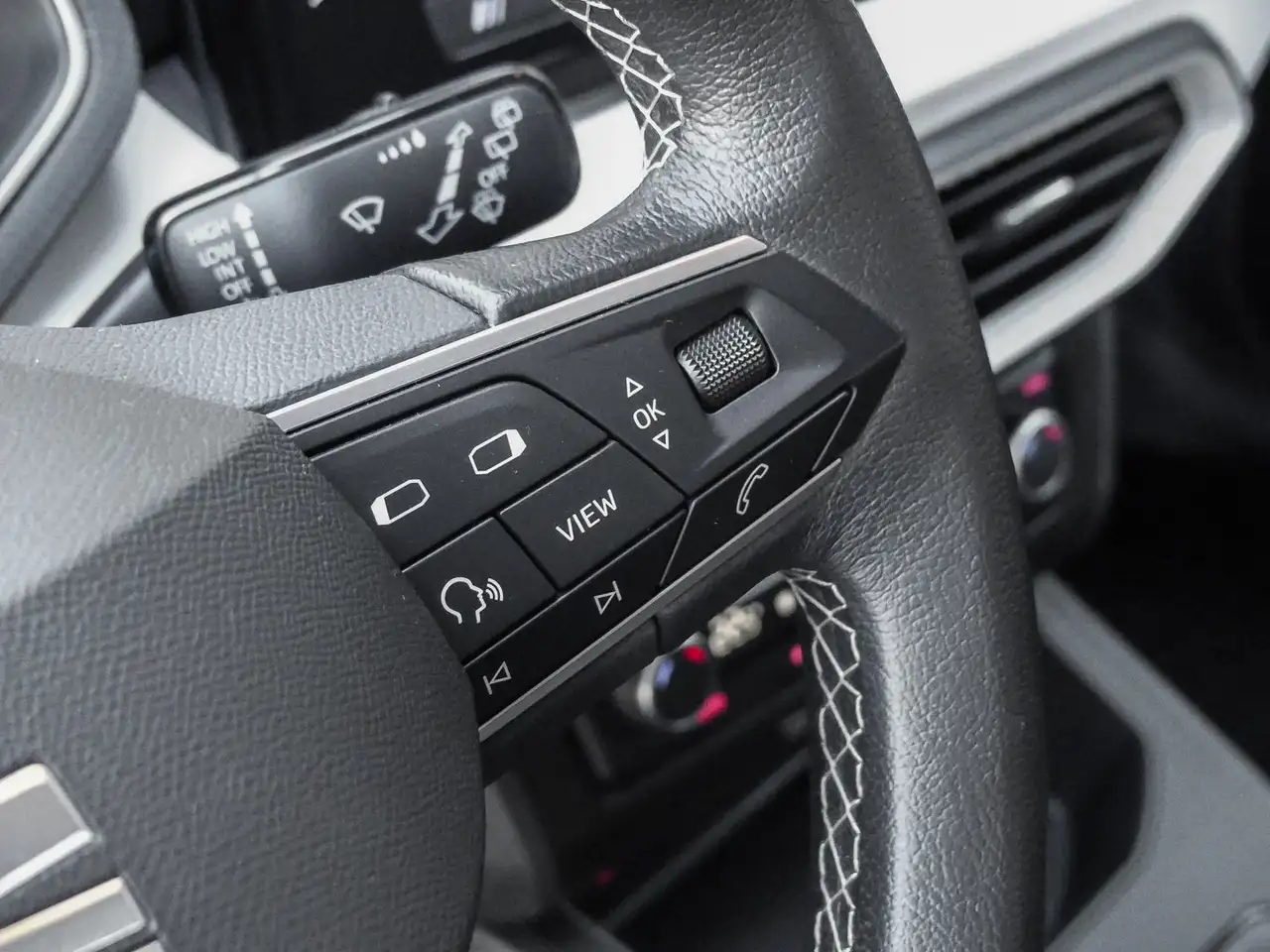 SEAT Ibiza Style Edition 1.0 TSI LED+PDC+FULL LINK — معرض صور السيارة 16