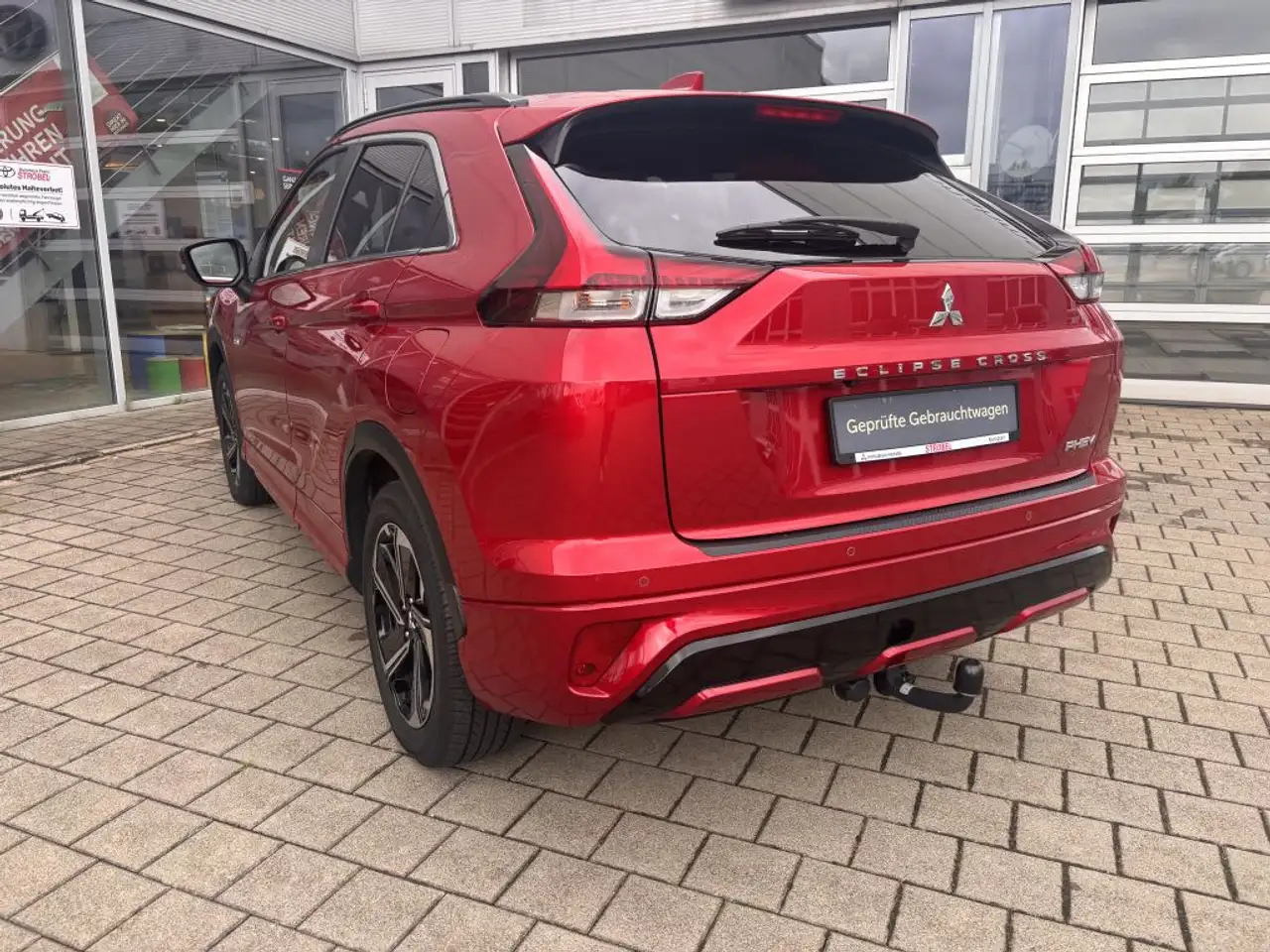 Mitsubishi Eclipse Cross Plug-In Hybrid 4WD Plus Select — معرض صور السيارة 7