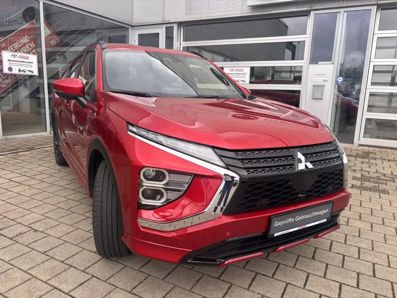 Mitsubishi Eclipse Cross Plug-In Hybrid 4WD Plus Select — معرض صور السيارة 3