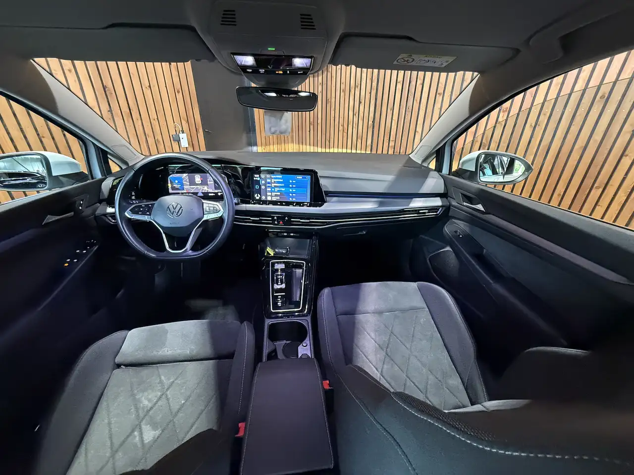 Volkswagen Golf 2,0 TSI Style DSG *Navi*Kam*el.Sitz*LED*ACC — Galerie du véhicule 19