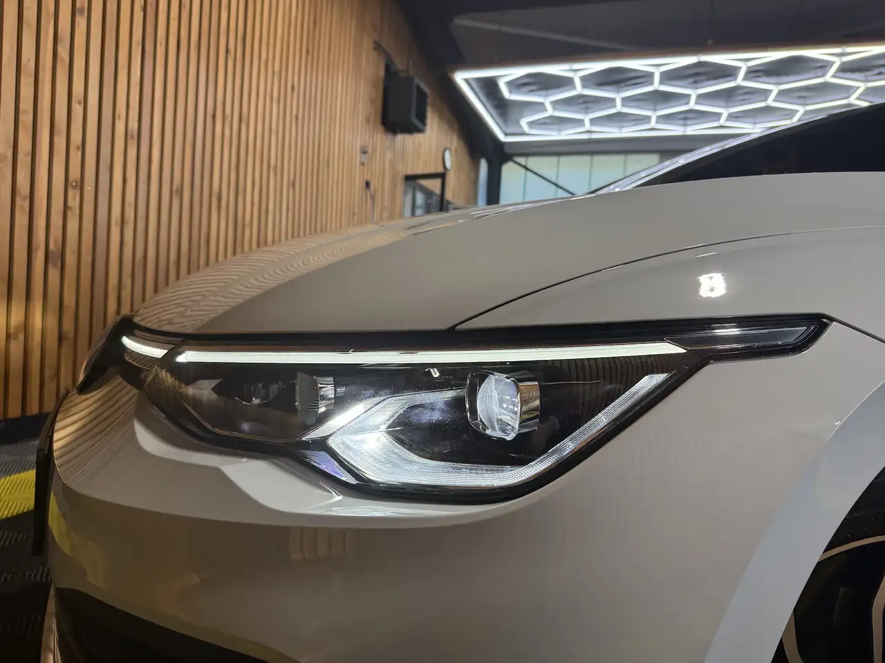 Volkswagen Golf 2,0 TSI Style DSG *Navi*Kam*el.Sitz*LED*ACC — Galerie du véhicule 15