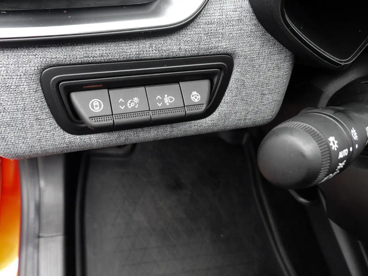 Mitsubishi Colt Plus Navi Digitales Cockpit LED Apple CarPlay Andr — معرض صور السيارة 10
