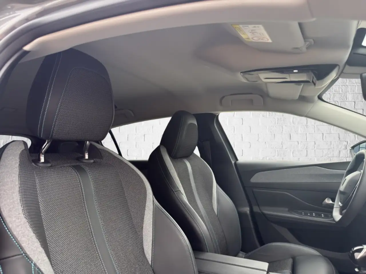 Peugeot 308 PureTech 130 1.2 Allure Navi/Sitzheizung — Galería del vehículo 25