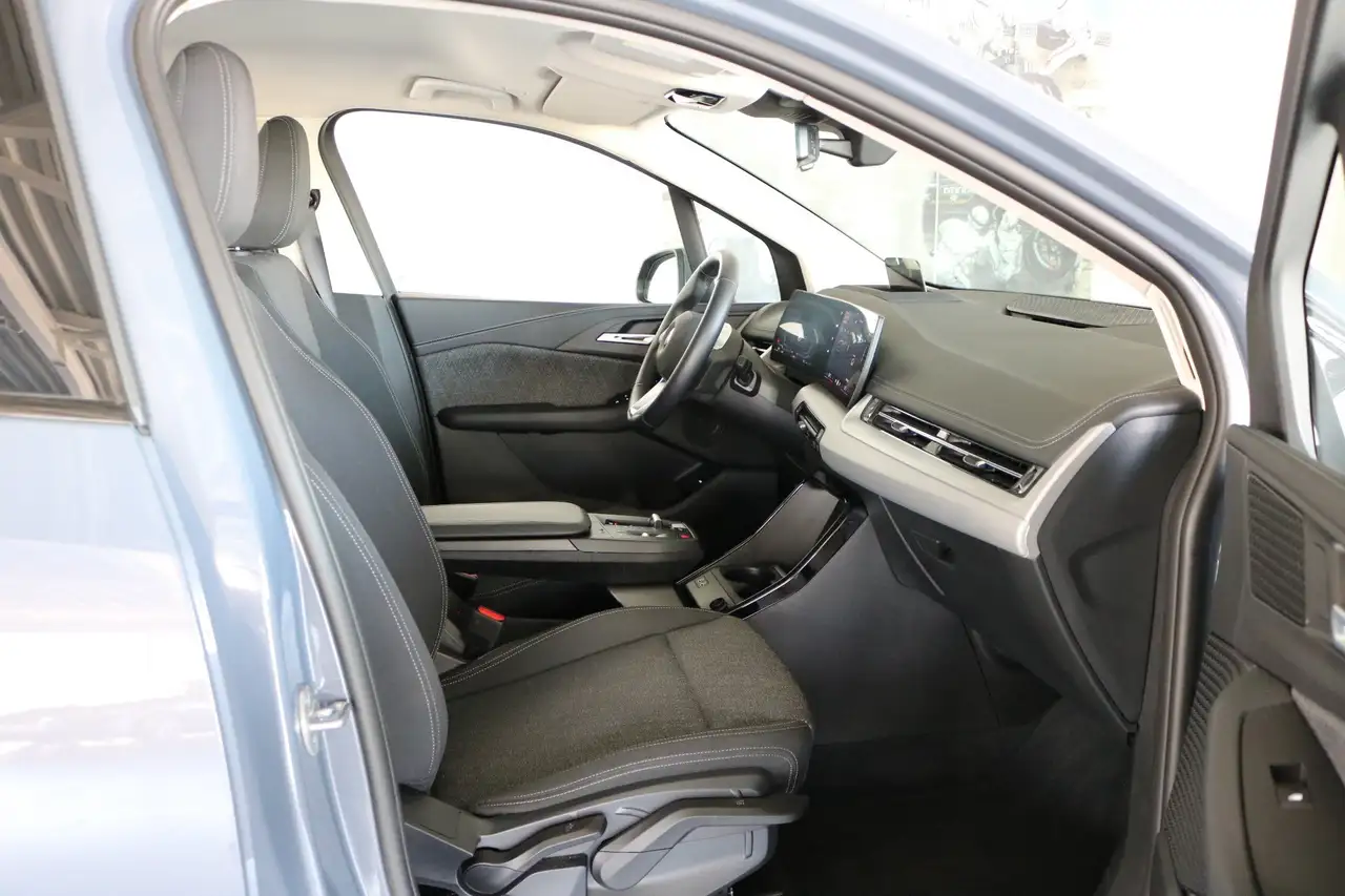 BMW 216 i AHK Head-Up Driv.+Park.-Assist-Plus RFK Komfort — معرض صور السيارة 7