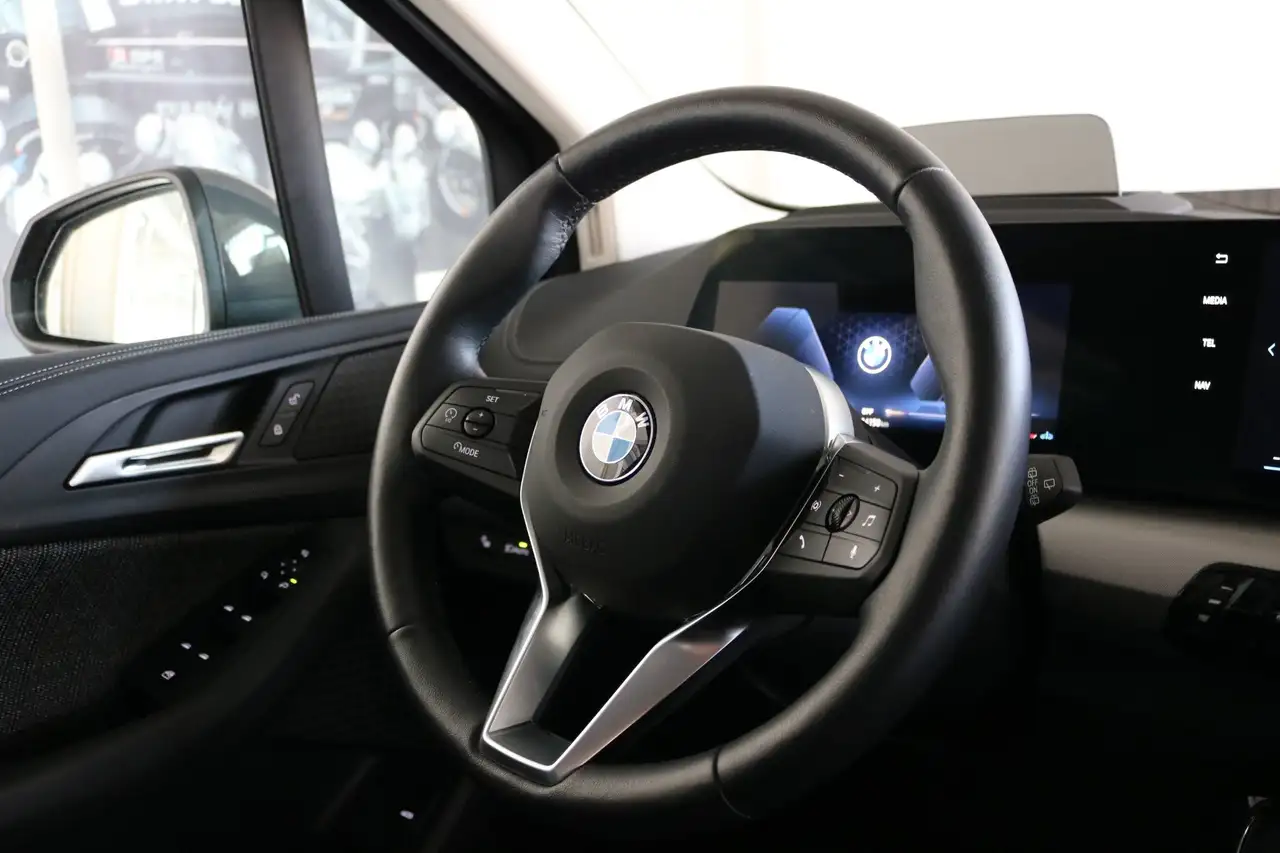 BMW 216 i AHK Head-Up Driv.+Park.-Assist-Plus RFK Komfort — معرض صور السيارة 9