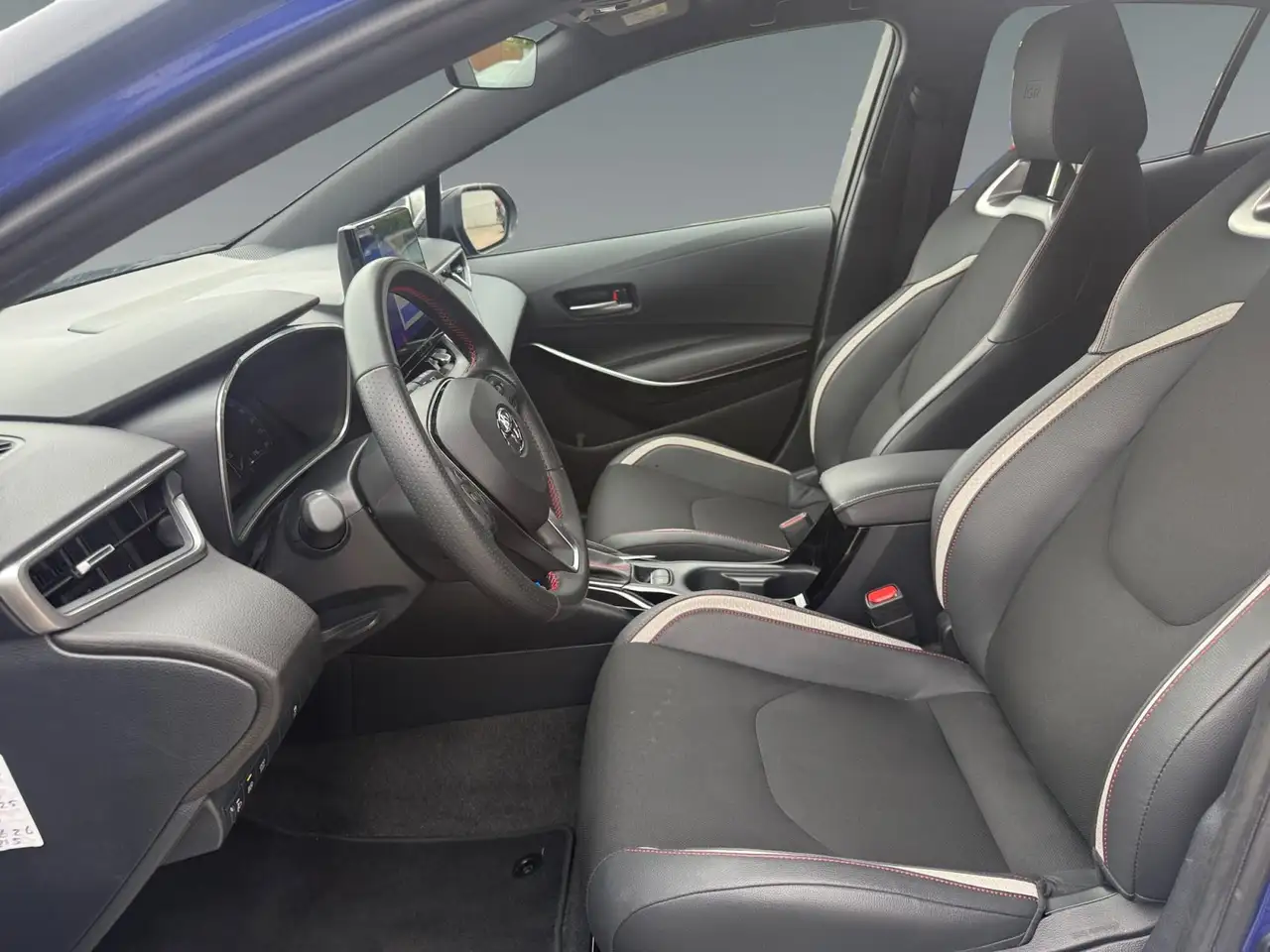 Toyota Corolla 1.8 Hybrid GR Sport *CARPLAY*RFK*SHZ — Galerie du véhicule 10