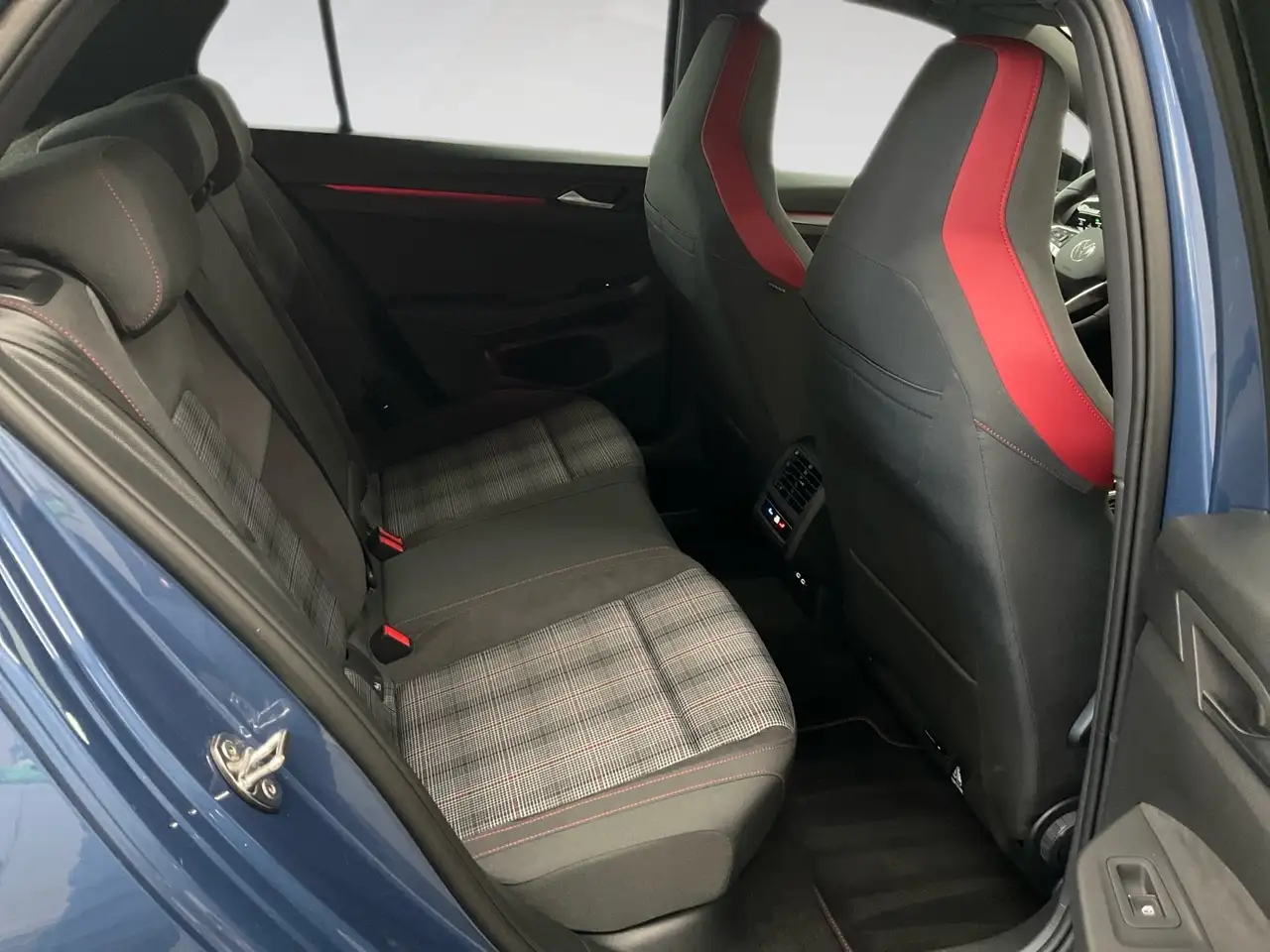 Volkswagen Golf VIII GTI BLACK STYLE 2.0TSI 265PS DSG ACC.KAMERA.N — Galería del vehículo 10