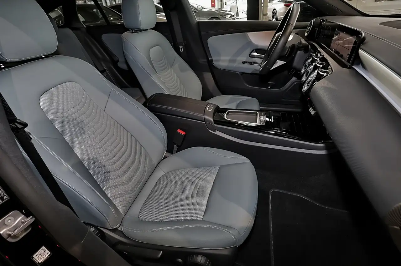 Mercedes-Benz CLA 180 KAMERA+PANO+SPURHALTE+18" — معرض صور السيارة 5