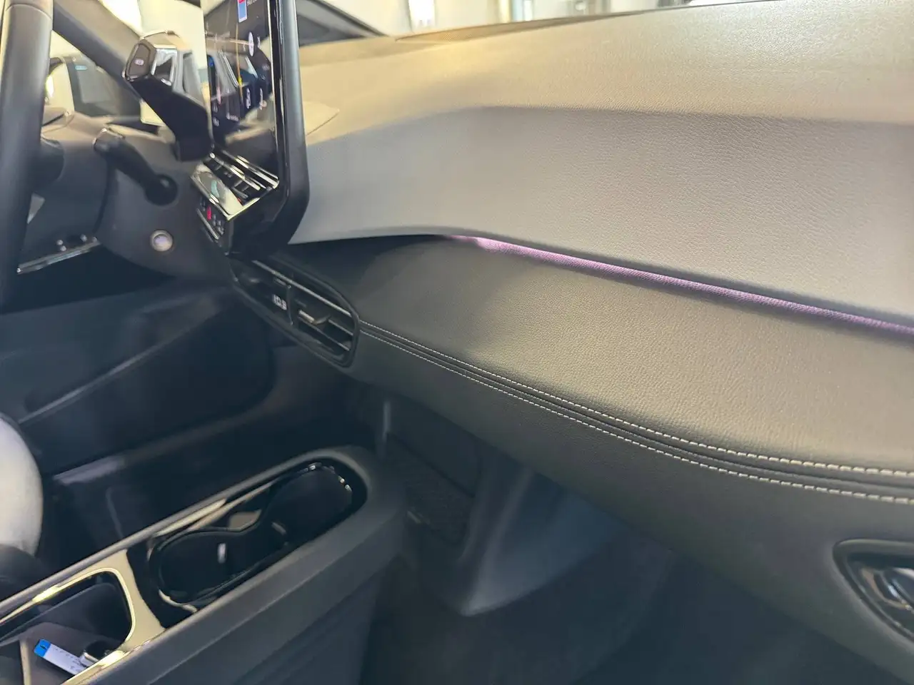 Volkswagen ID.3 Pro 150 kW Move - Navi, el.Sitze, SoH 96,1% — معرض صور السيارة 29