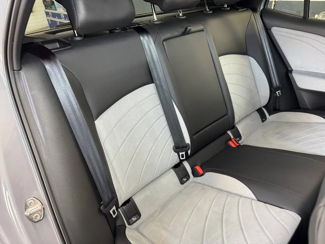 Volkswagen ID.3 Pro 150 kW Move - Navi, el.Sitze, SoH 96,1% — معرض صور السيارة 28