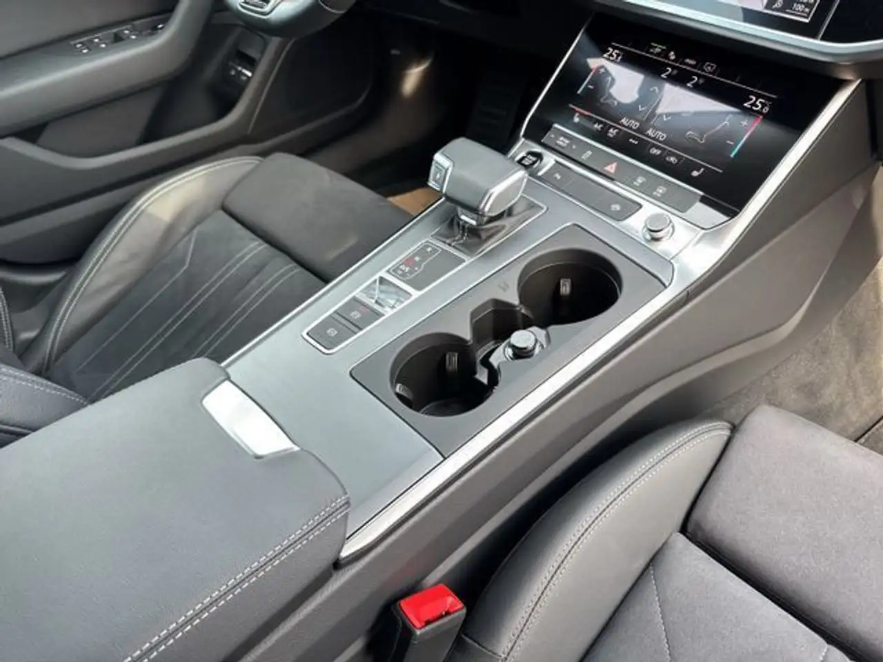 Audi A6 S line 50 TFSI e AHK/HDMatrix/ACC/20'' — معرض صور السيارة 22