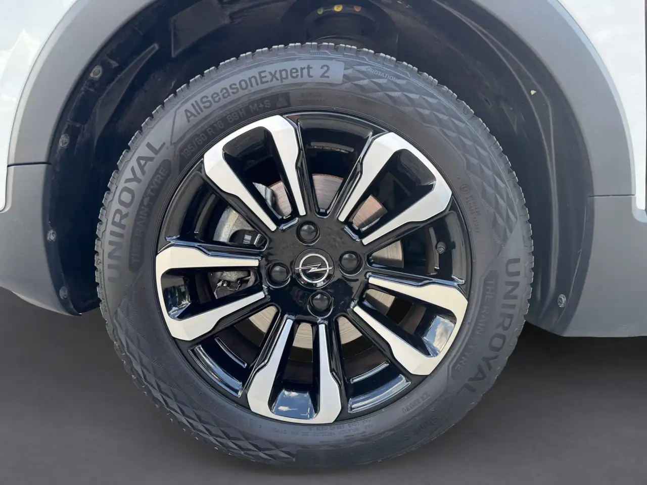 Opel Crossland 1.2 Enjoy Navi, Sitzheizung, Klima — معرض صور السيارة 16