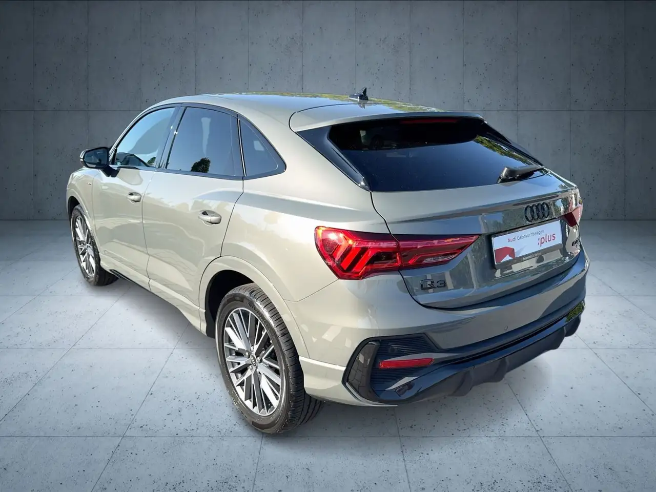 Audi Q3 S line 40 TFSI qu AHK/Nav/LED/ASI/1 — معرض صور السيارة 3