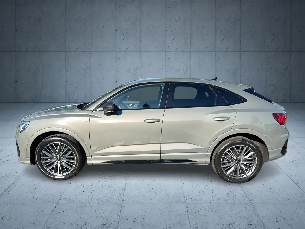 Audi Q3 S line 40 TFSI qu AHK/Nav/LED/ASI/1 — معرض صور السيارة 2