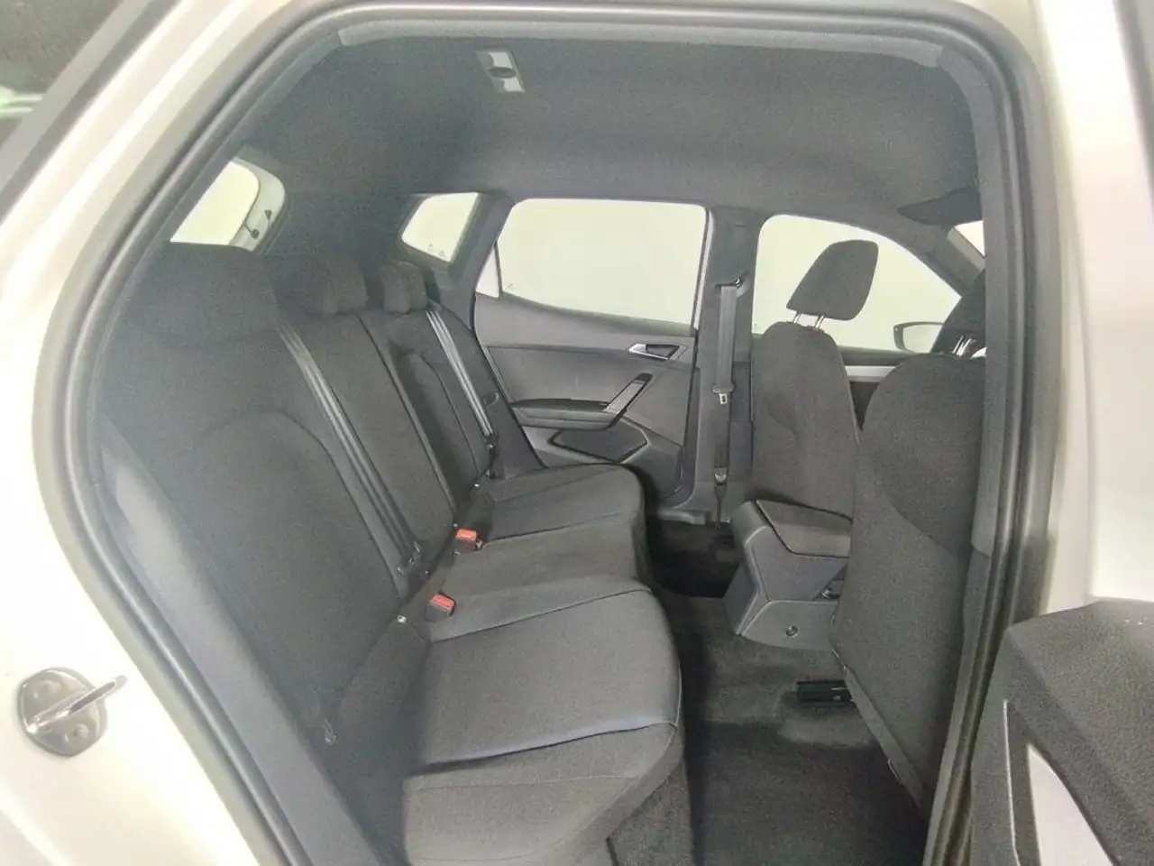SEAT Arona 1.0 TSI S&S FR XM 115 — معرض صور السيارة 6