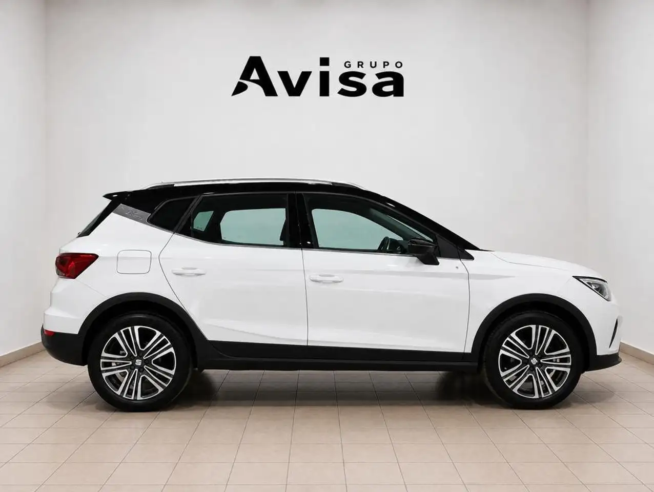SEAT Arona 1.0 TSI S&S FR XM 115 — معرض صور السيارة 3