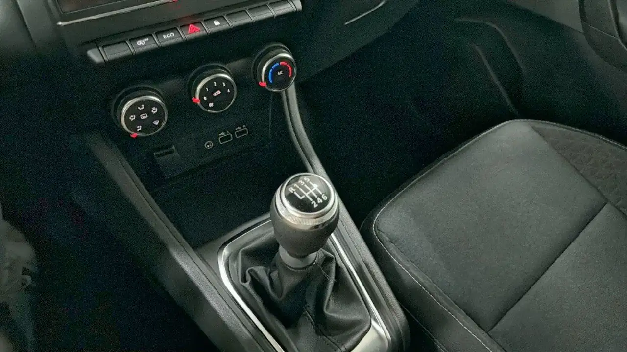 Renault Captur TCe Evolution 67kW — معرض صور السيارة 14