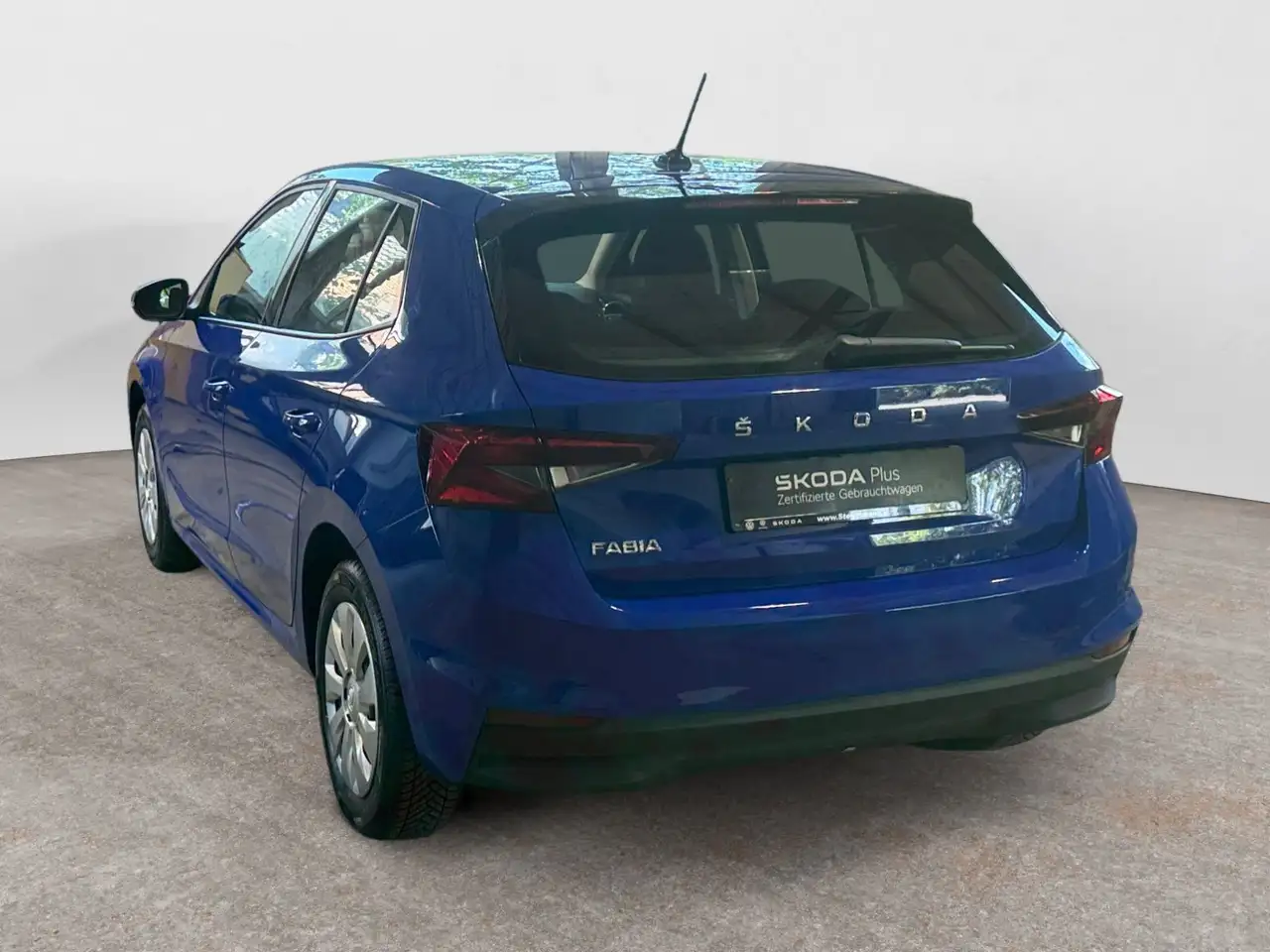 Skoda Fabia 1.0 Ambition *LED*App-Connect*PDC* — Vehicle gallery 4