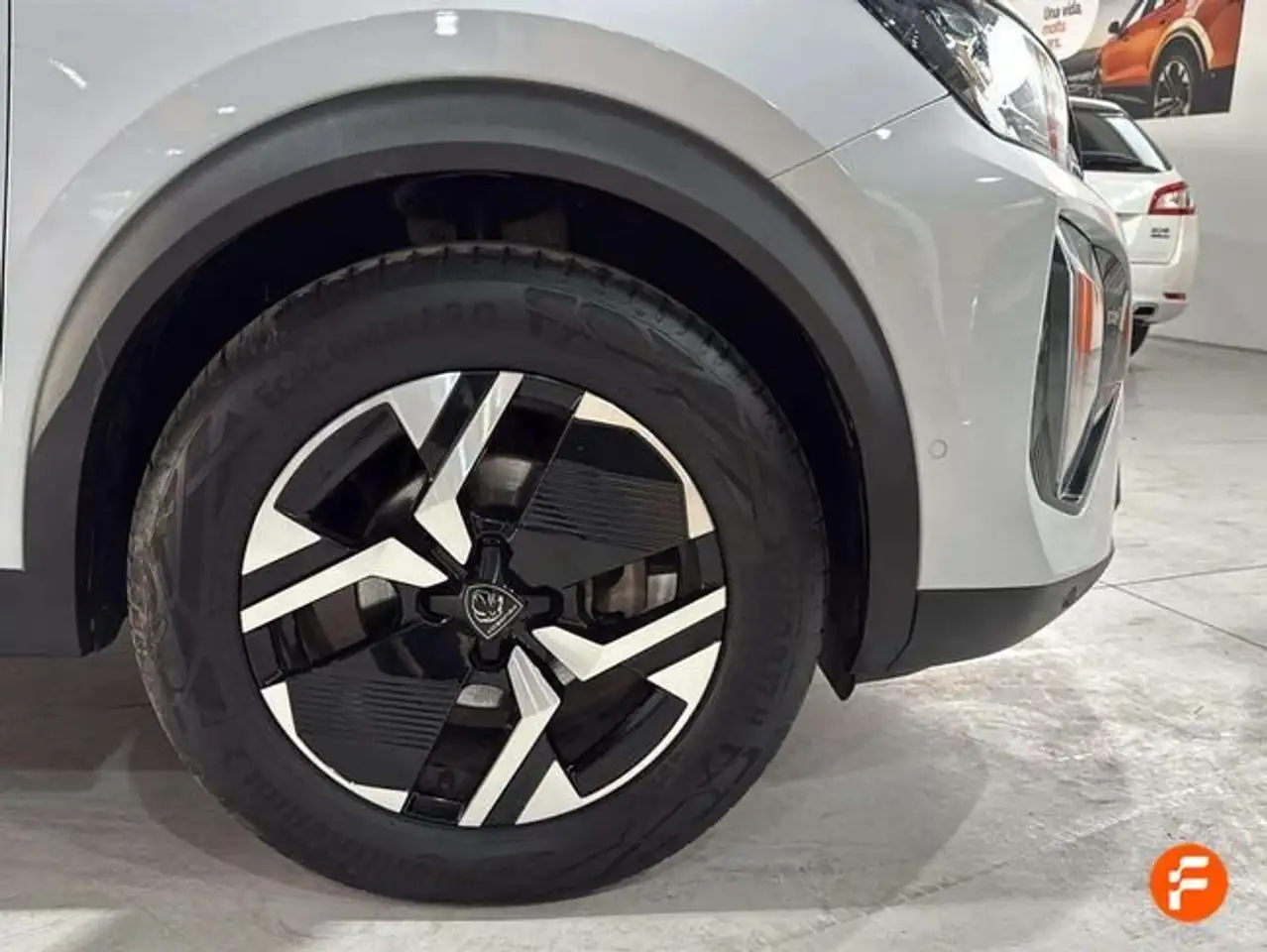Peugeot 2008 1.2 PureTech S&S Allure EAT8 130 — Vehicle gallery 25