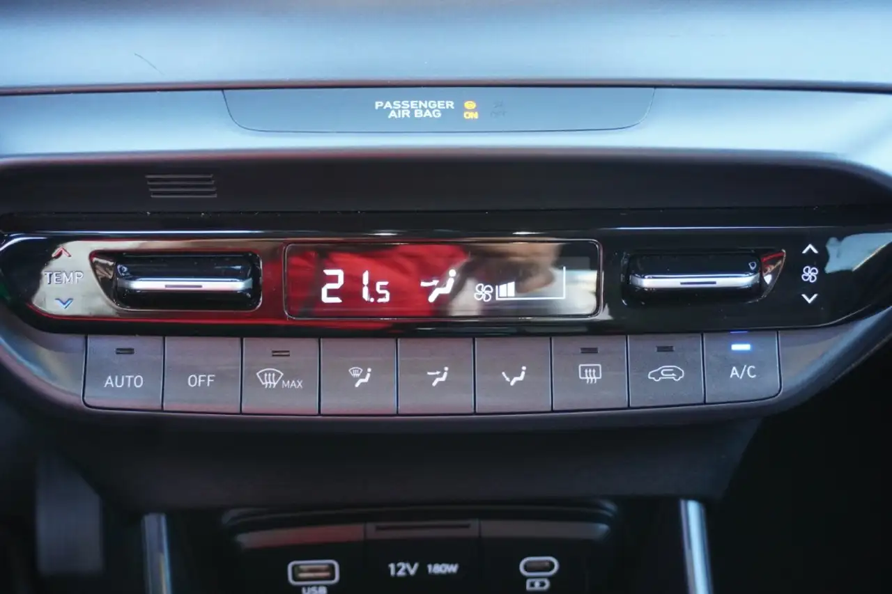 Hyundai i20 1.2 Select Navi LED Kamera Lenkradheizung — Galerie du véhicule 25