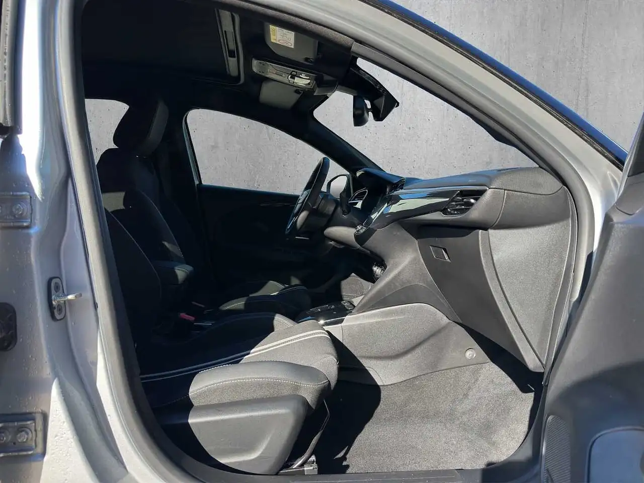 Opel Corsa GS //Navi/ Winterpaket/Kamera/Pano — Galería del vehículo 9